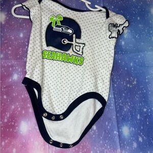Girls Seattle Seahawks bodysuit 🛍